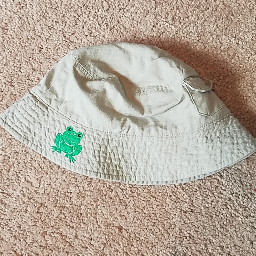 Jumping beans tan bucket hat with frog gra…